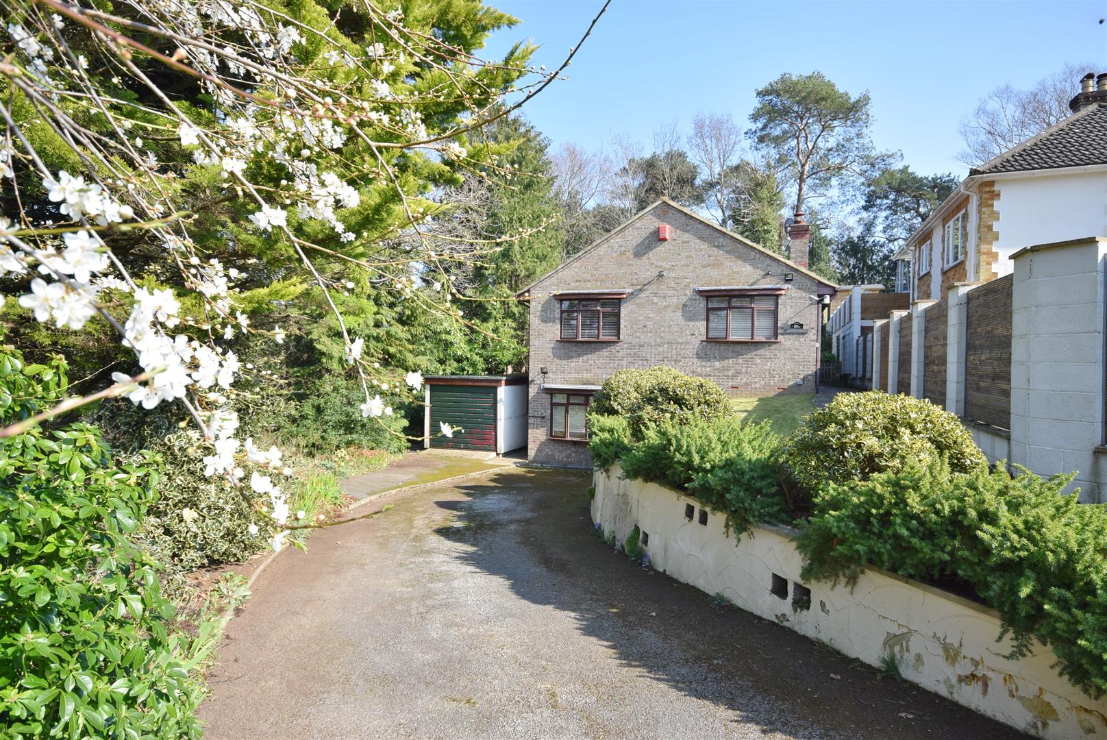 Trueman & Grundy Estate Agents Farnham, selling property in Farnham, Surrey and throughout